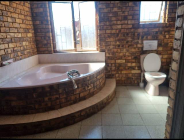 230M² BUSINESS FOR SALE IN KULEKA